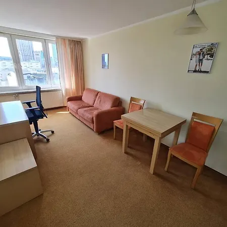 10q - Z6 1003 Apartamento *